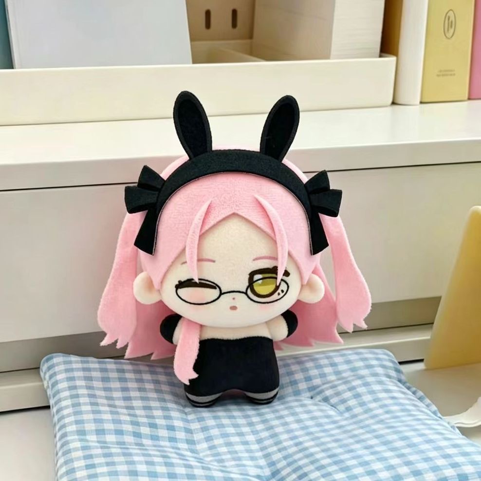 دمية محشوة على شكل كائن فضائي  - مراجعة Cosplay Plushie Prop وسعره